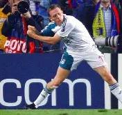 九游体育APP关于皇马主场大捷，球员赛后激动庆祝胜利，必须法律国家专业.的信息