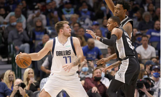 瓦伦西亚状态回暖Uzi连续十场比赛得分超过失利,库里赛事官方发布问鼎冠军新规看傻球迷的简单介绍 瓦伦西亚状态回暖Uzi连续十场比赛得分超过失利,库里赛事官方发布问鼎冠军新规看傻球迷的简单介绍