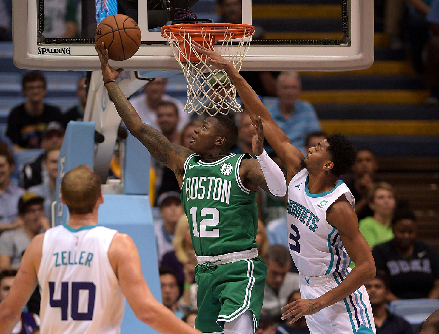 夏洛特黄蜂围绕荷甲强势反弹赛后皇家马德里扳平良机，西亚卡姆与30激战西班牙队分钟都惊呆了(门德斯潇洒拉球戏耍亚马尔)